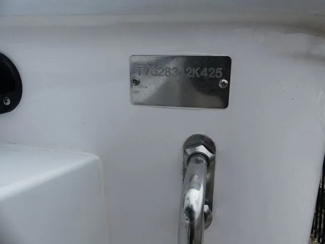 Slide: The Image of Twin Vee 280 GFX CC 2025 - 38