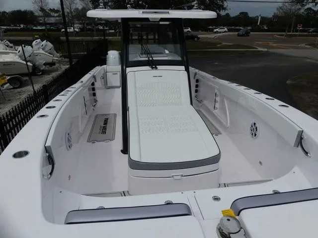 Slide: The Image of Twin Vee 280 GFX CC 2025 - 9