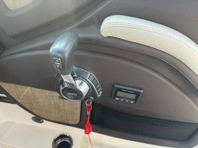 Slide: The Image of Cobalt R7 Surf 2019 - 11