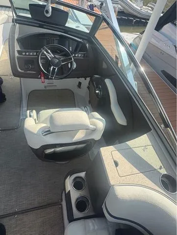 Slide: The Image of Cobalt R7 Surf 2019 - 5