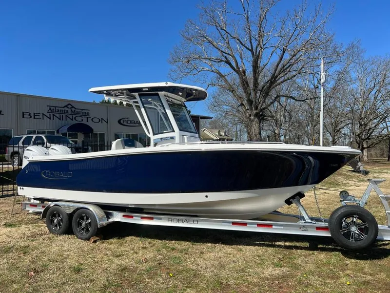 The Image of Robalo 250 Center Console 2025 - 1