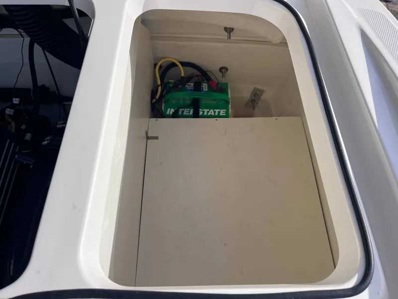 Slide: The Image of Bayliner VR5 2016 - 14