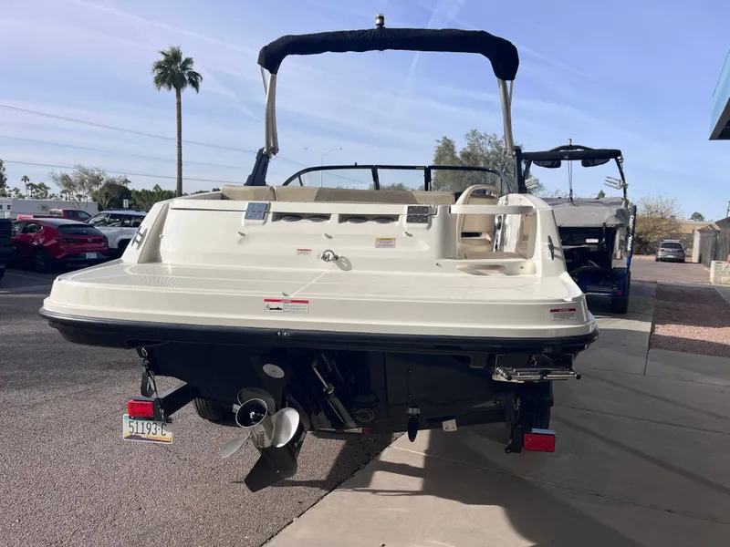 Slide: The Image of Bayliner VR5 2016 - 3