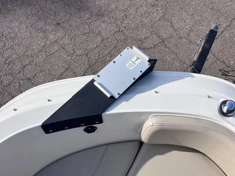 Slide: The Image of Bayliner VR5 2016 - 5