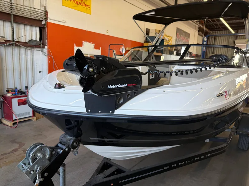 Slide: The Image of Bayliner VR5 2016 - 7