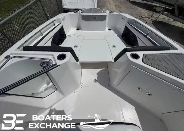 Slide: The Image of Yamaha 252 FSH Sport 2025 - 10