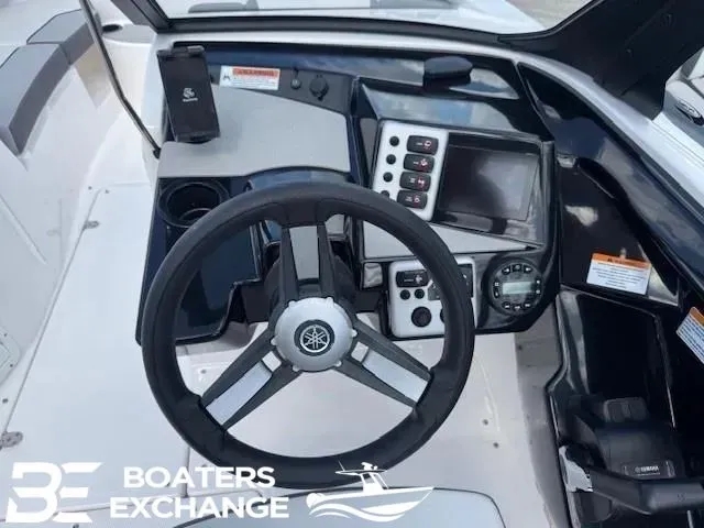 Slide: The Image of Yamaha AR220 2025 boat console with steering wheel and instruments. - 6