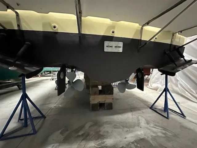 Slide: The Image of Sabre 42 Express Hardtop 2004 - 73