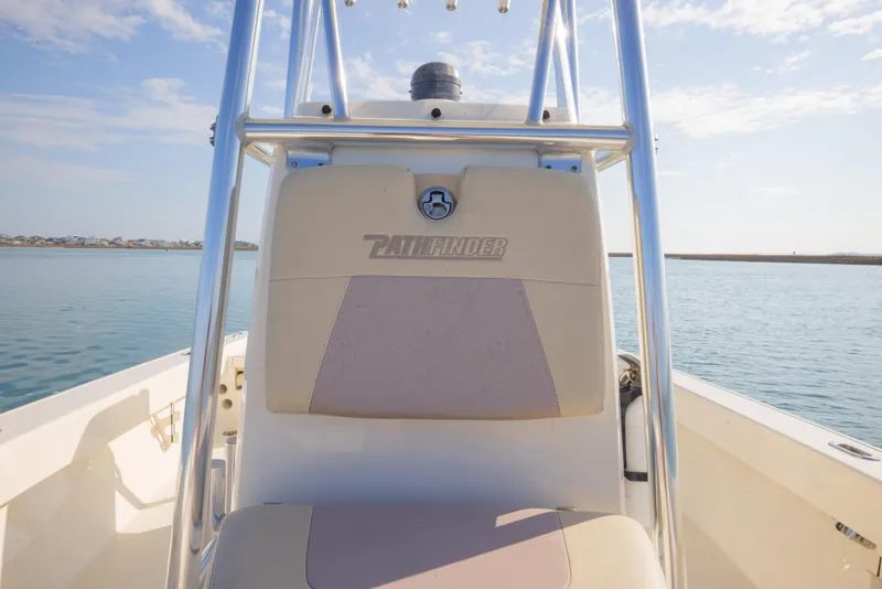 Slide: The Image of Pathfinder 2005 TRS boat seat with ocean view, 2022 model. - 24