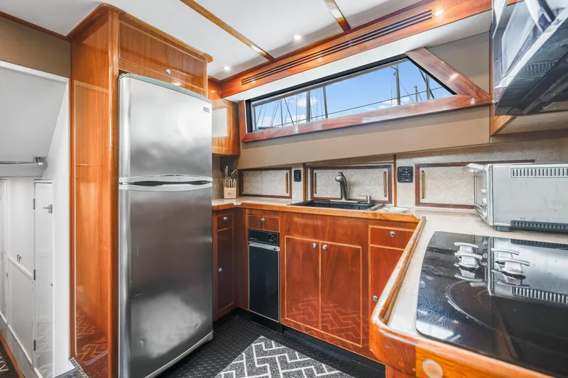 Slide: The Image of Hatteras 53 Motor Yacht 1980 - 100