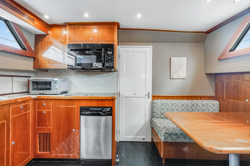 Slide: The Image of Hatteras 53 Motor Yacht 1980 - 104