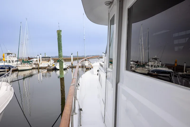 Slide: The Image of Hatteras 53 Motor Yacht 1980 - 140