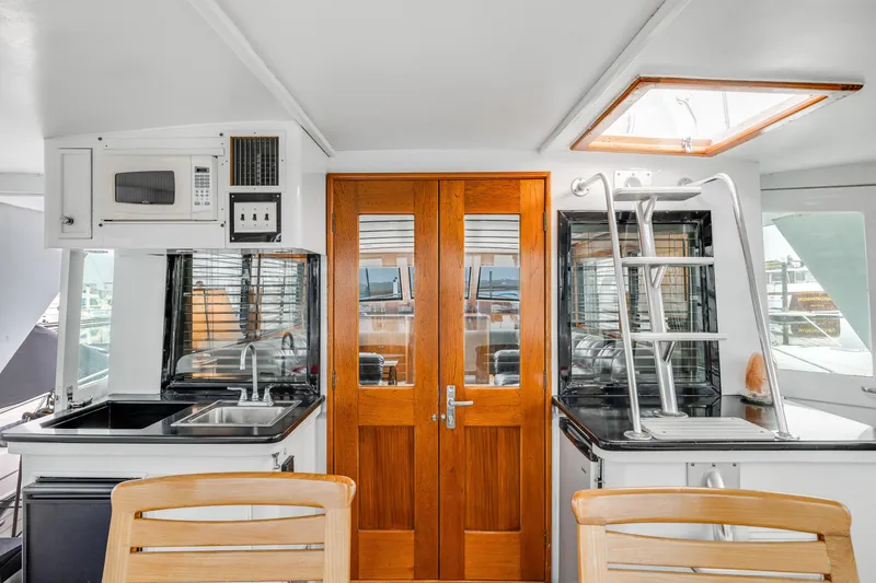 Slide: The Image of Hatteras 53 Motor Yacht 1980 - 92