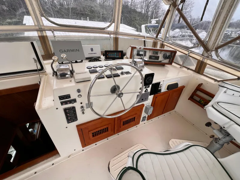 Slide: The Image of Hatteras 58 MY 1980 - 81