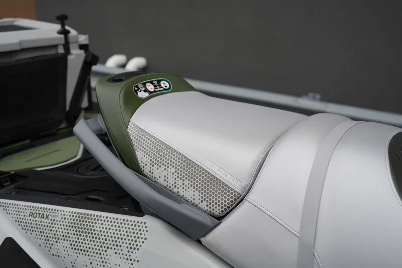 Slide: The Image of Sea-Doo FishPro Apex 300 2025 - 12