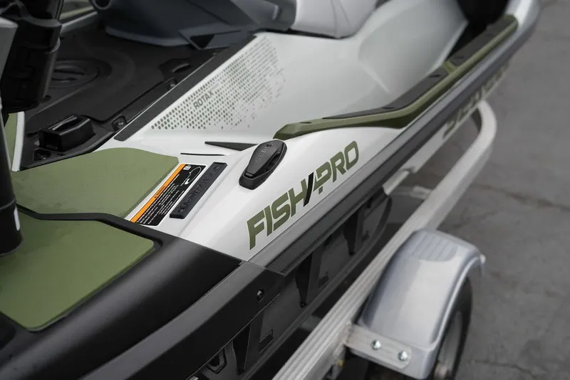 Slide: The Image of Sea-Doo FishPro Apex 300 2025 - 19