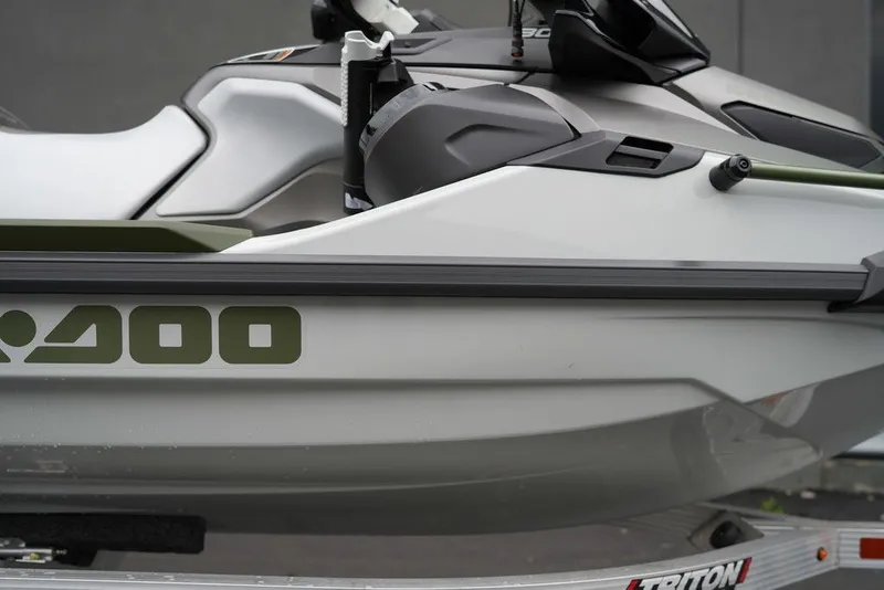 Slide: The Image of Sea-Doo FishPro Apex 300 2025 - 27