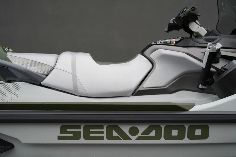 Slide: The Image of Sea-Doo FishPro Apex 300 2025 - 28