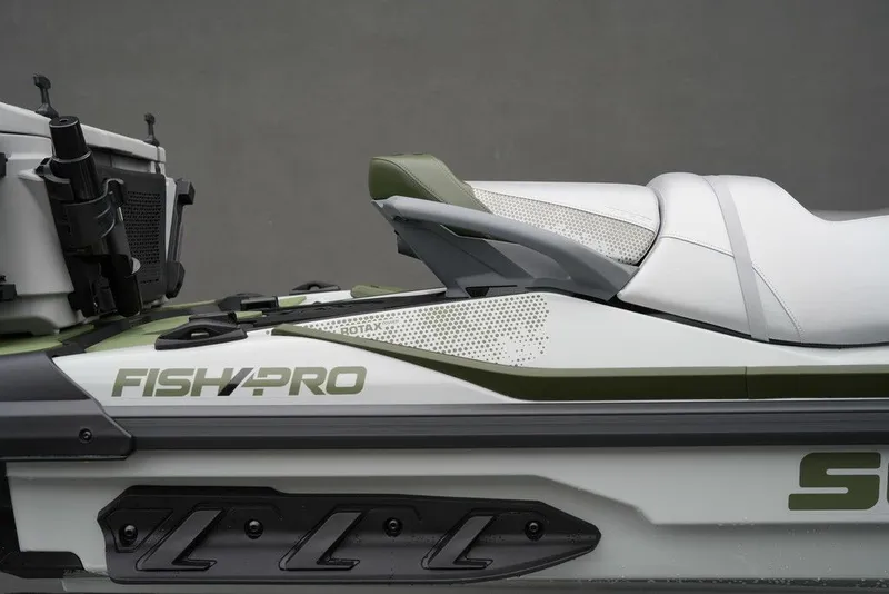 Slide: The Image of Sea-Doo FishPro Apex 300 2025 - 30