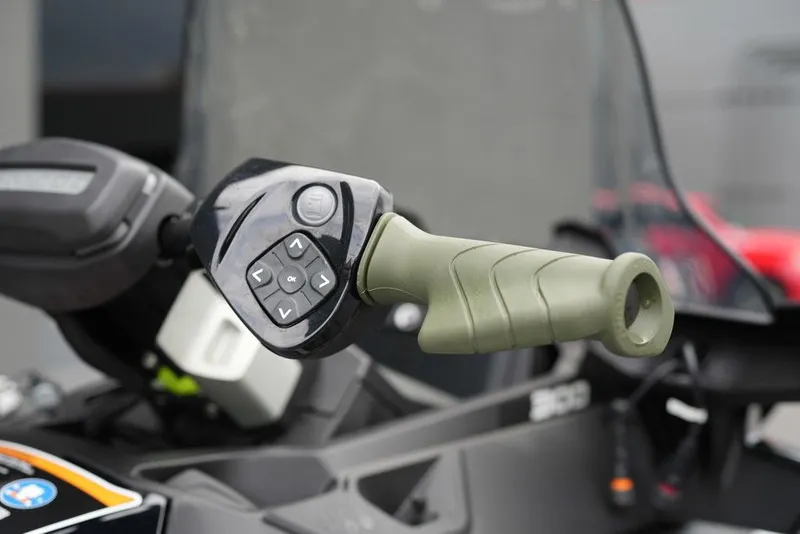 Slide: The Image of Sea-Doo FishPro Apex 300 2025 - 33