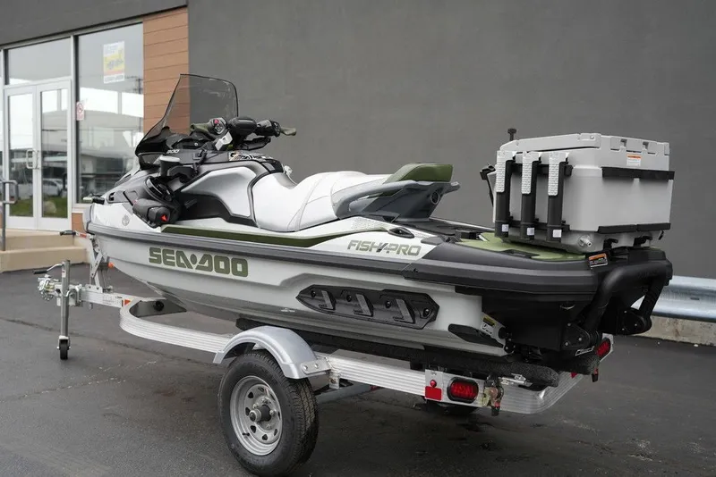 Slide: The Image of Sea-Doo FishPro Apex 300 2025 - 39