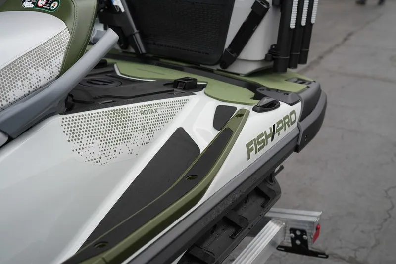 Slide: The Image of Sea-Doo FishPro Apex 300 2025 - 47