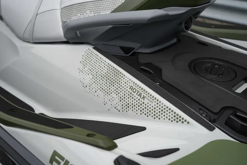 Slide: The Image of Sea-Doo FishPro Apex 300 2025 - 53