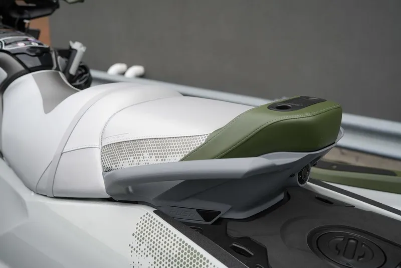 Slide: The Image of Sea-Doo FishPro Apex 300 2025 - 54