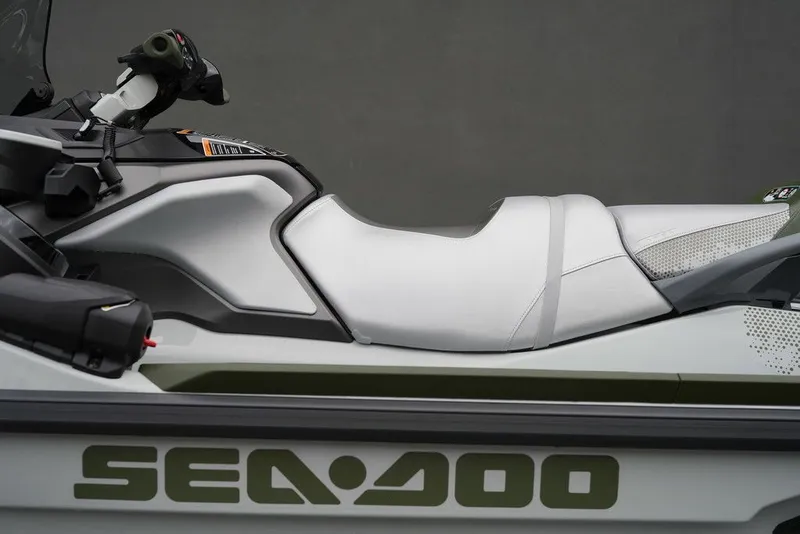 Slide: The Image of Sea-Doo FishPro Apex 300 2025 - 63
