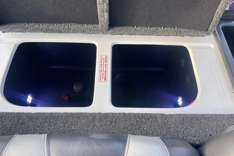 Slide: The Image of Livewell compartments in a 2005 Nitro NX 882 DC boat. - 28