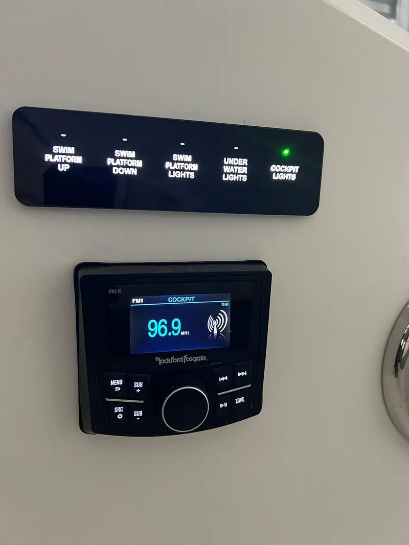 Slide: The Image of Rockford Fostgate radio - 30