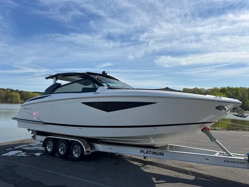 Slide: The Image of Stbd profile (while on trailer) - 37