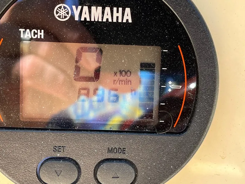 Slide: The Image of Yamaha tachometer display on 2018 Rossiter 20 Coastal Cruiser boat. - 8