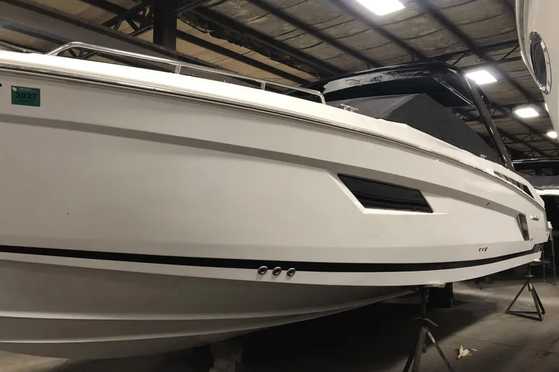 Slide: The Image of Cruisers Yachts 338SS 2017 - 18