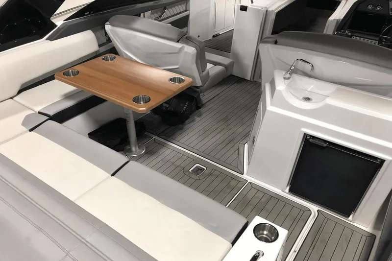 Slide: The Image of Cruisers Yachts 338SS 2017 - 26