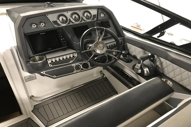 Slide: The Image of Cruisers Yachts 338SS 2017 - 29