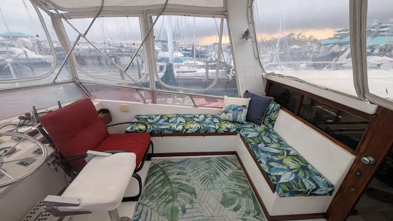 Slide: The Image of 100 Fly Bridge 1986 Heritage East 40 Sundeck (02).jpg.jpg - 46