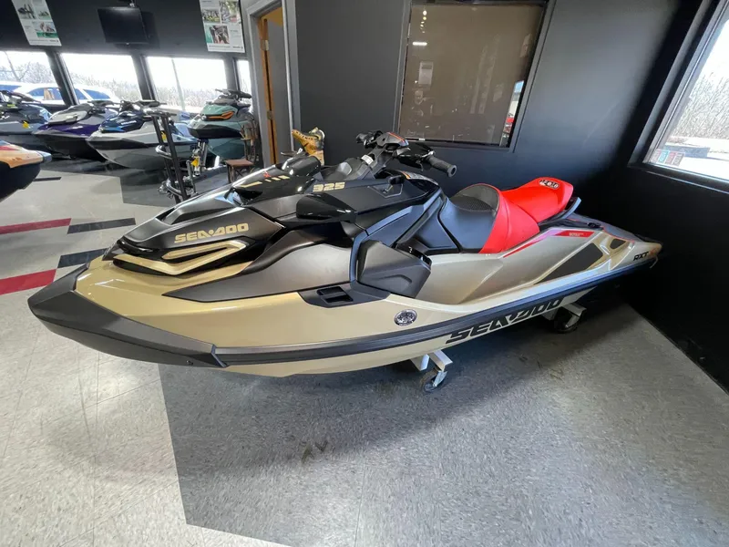 The Image of Sea-Doo RXT-X 325 Tech Package 2025 - 1