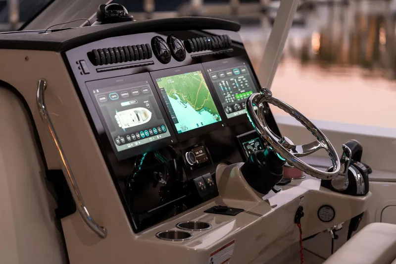 Slide: The Image of Boston Whaler 380 Realm 2026 - 51