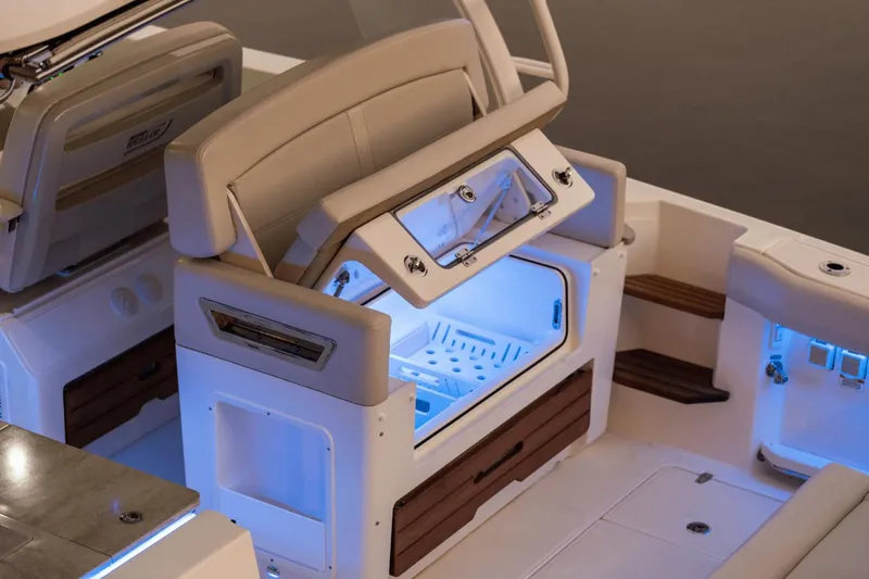 Slide: The Image of Boston Whaler 380 Realm 2026 - 58
