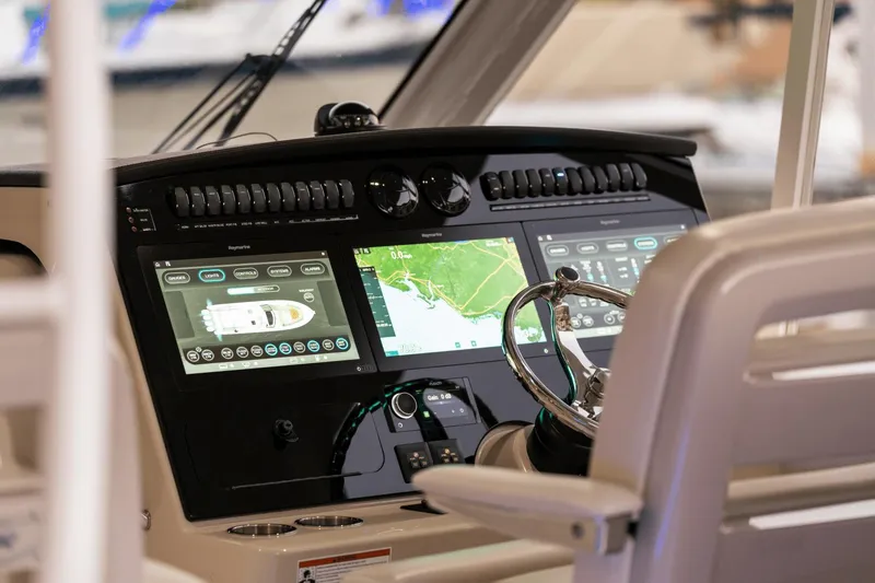 Slide: The Image of Boston Whaler 380 Realm 2026 - 60