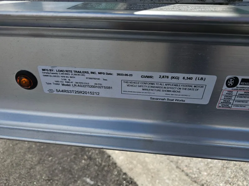 Slide: The Image of Label on Savannah SS21 trailer, GVWR 2,876 kg, manufactured by Load Rite Trailers. - 5