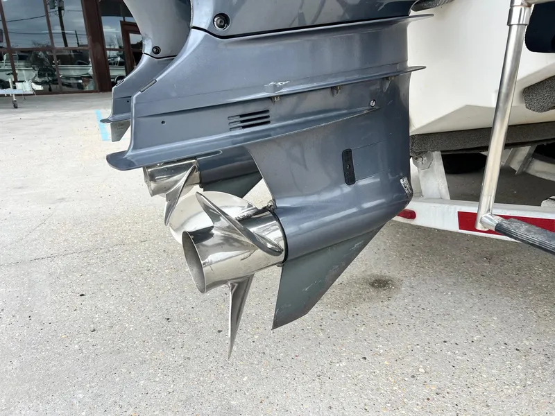 Slide: The Image of Boston Whaler 270 Outrage 2004 - 11
