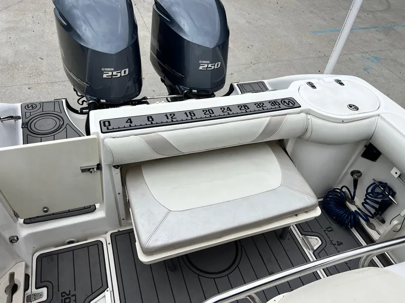 Slide: The Image of Boston Whaler 270 Outrage 2004 - 13