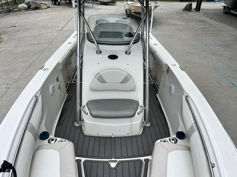 Slide: The Image of Boston Whaler 270 Outrage 2004 - 18