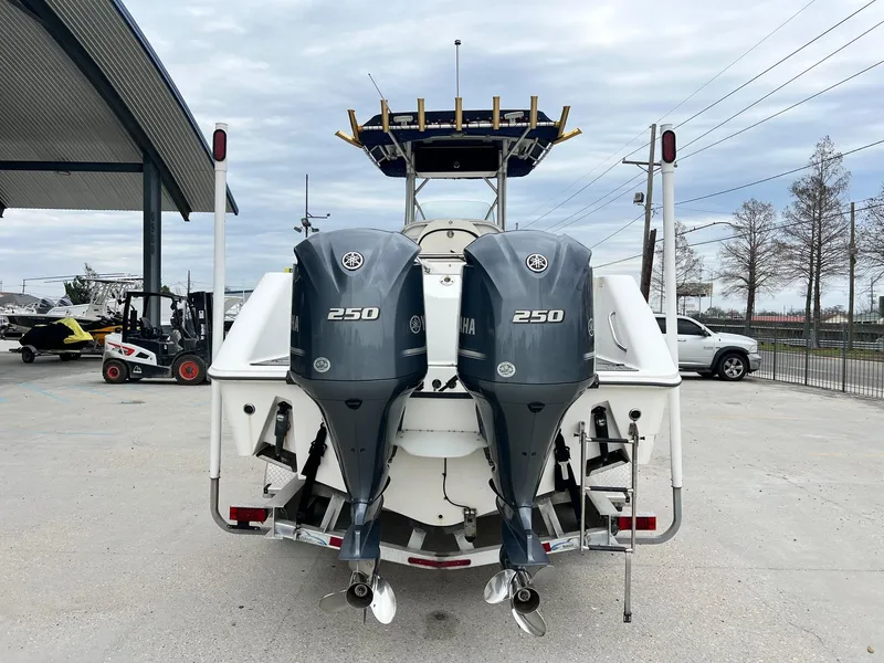 Slide: The Image of Boston Whaler 270 Outrage 2004 - 2