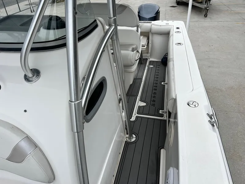 Slide: The Image of Boston Whaler 270 Outrage 2004 - 22