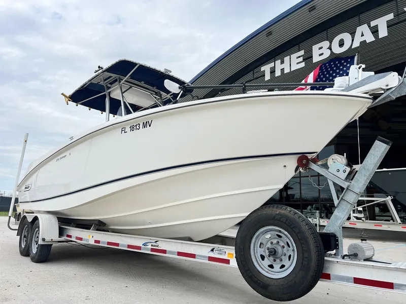 Slide: The Image of Boston Whaler 270 Outrage 2004 - 9