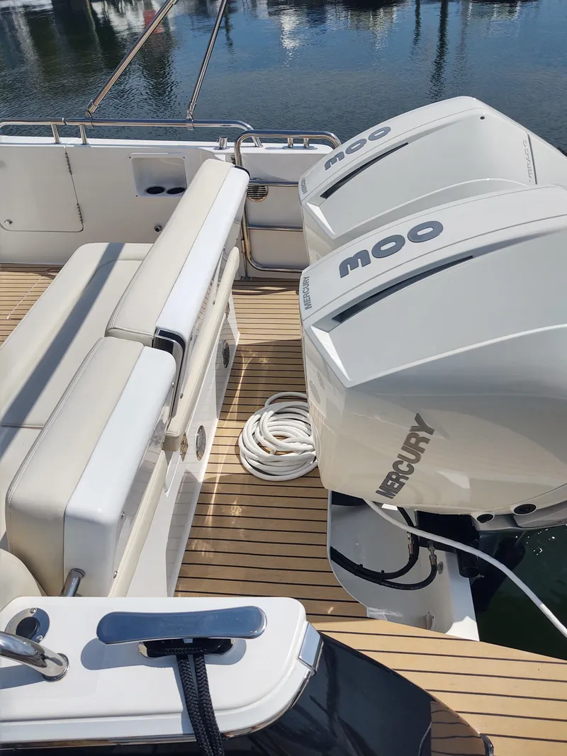 Slide: The Image of MJM 3 Coco transom pass - 10