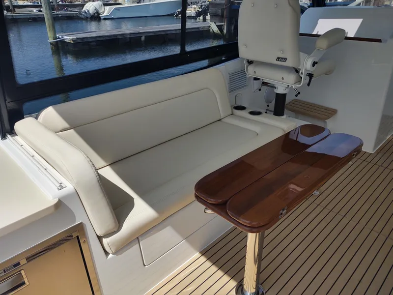 Slide: The Image of MJM 3 Coco Port settee - 16